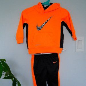 Nike Therma-FIT Camo Swoosh Hoodie (Bright Orange) & Track Pants (Black/Orange)